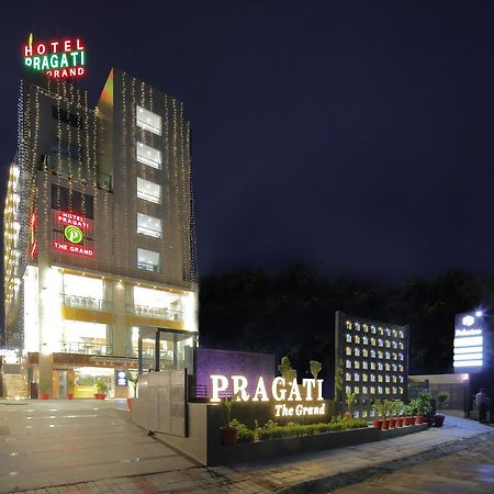 Hotel Pragati The Grand Ahmedabad Exterior foto