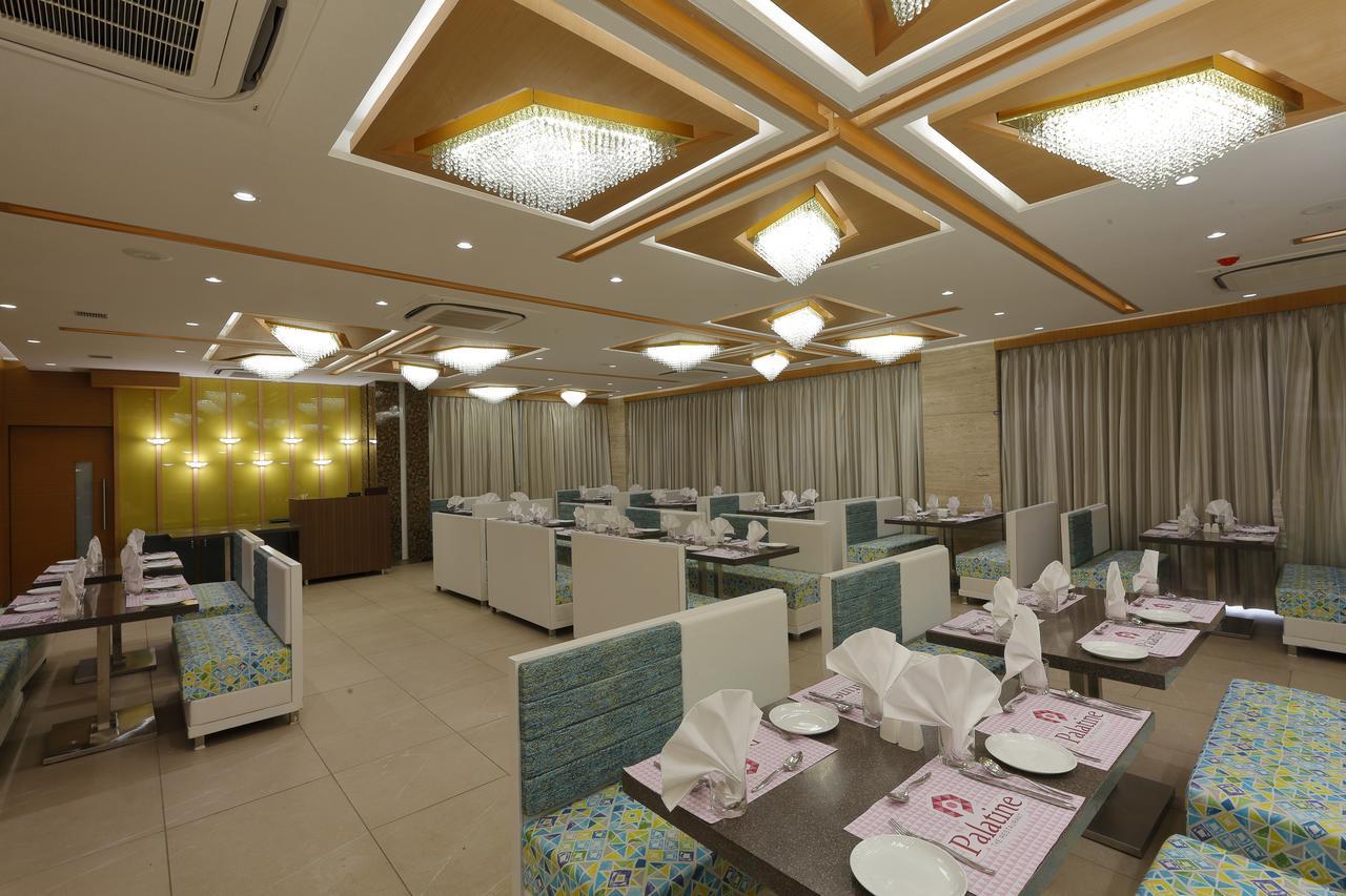 Hotel Pragati The Grand Ahmedabad Exterior foto