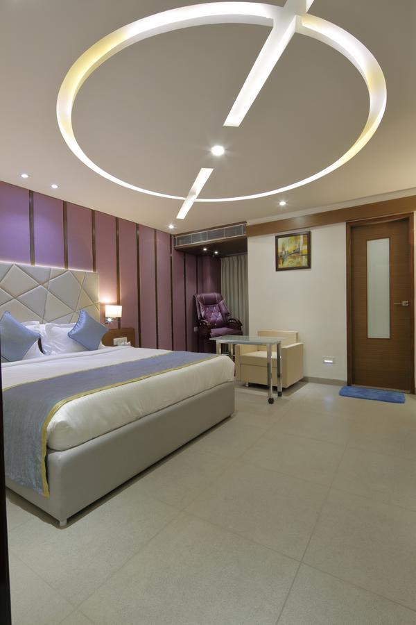 Hotel Pragati The Grand Ahmedabad Exterior foto